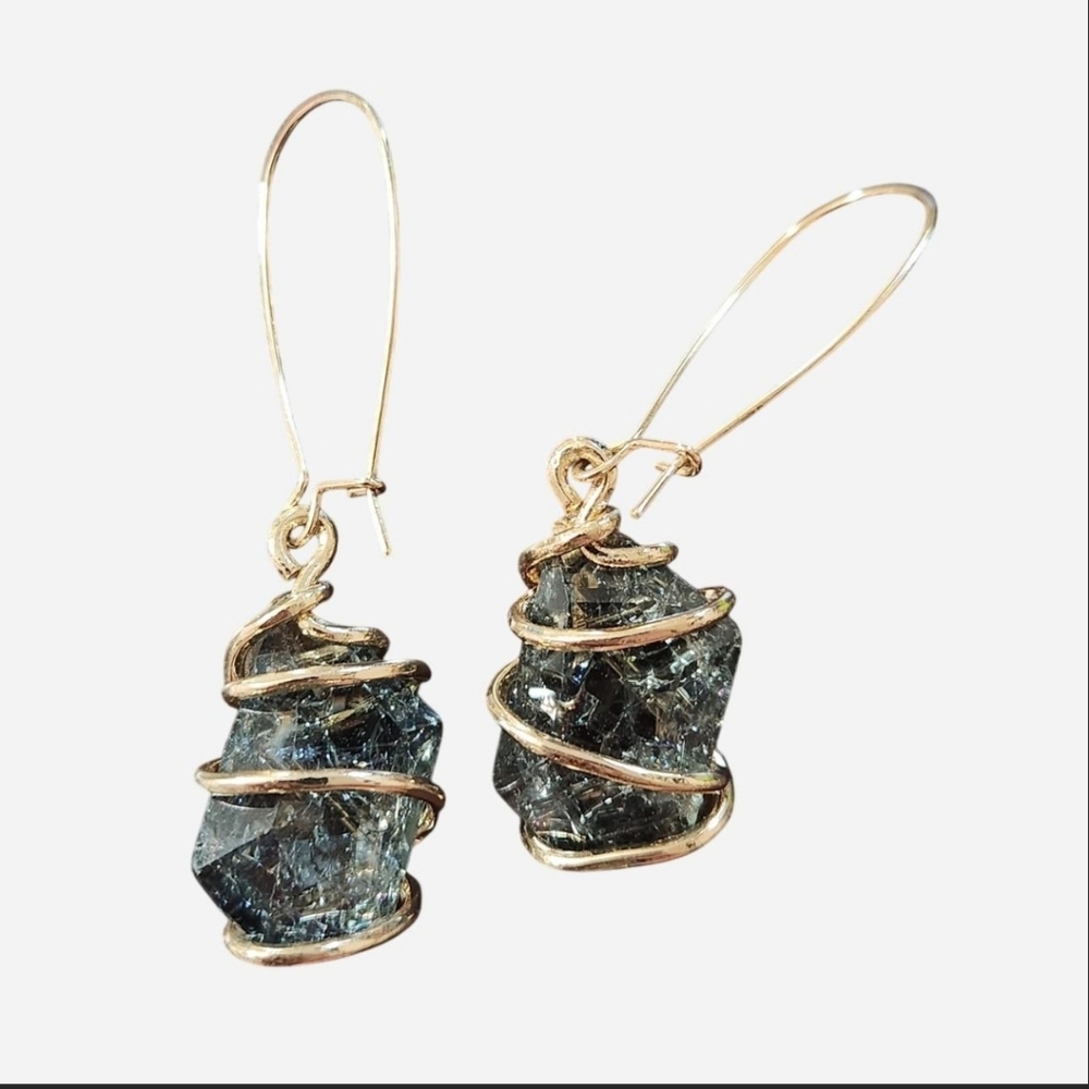 Elegant Gold Colored Wire and Black Translucent Crystal Earrings